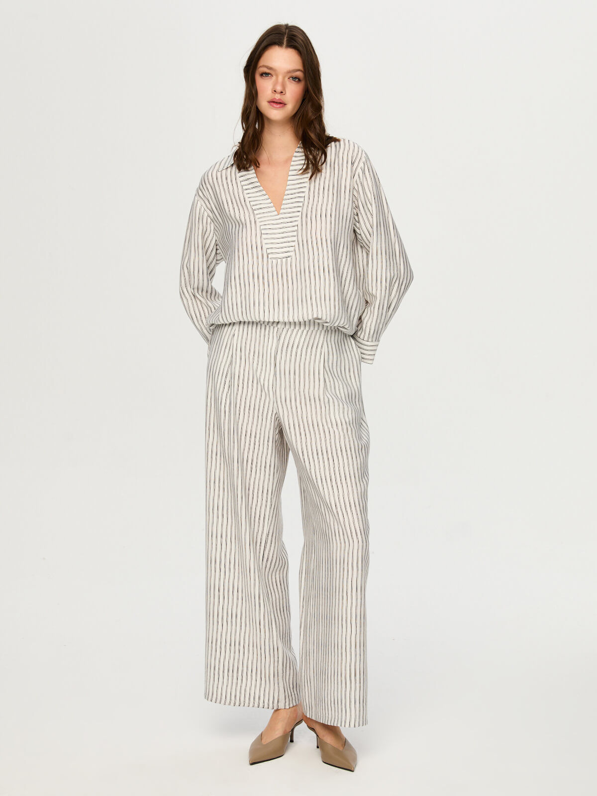 Wide Leg Fit Çizgili Dokuma Pantolon S26PNT019