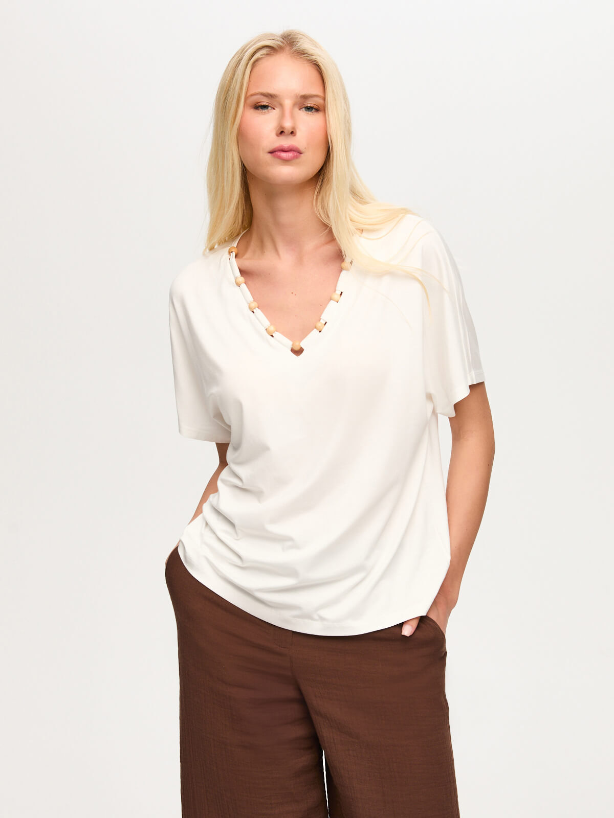Resort Yakası Boncuk Detaylı V Yaka Tshirt S26TSH116