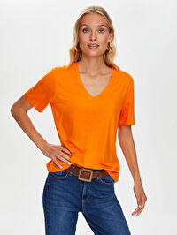 V Yaka Kısa Kol  T-Shirt S25TSH001