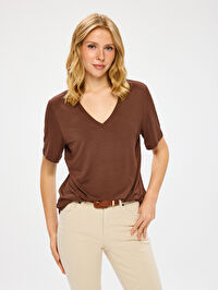 V Yaka Kısa Kol T-Shirt W27TSH001