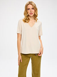 V Yaka Kısa Kol T-Shirt W27TSH001
