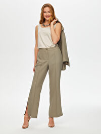 Önü Dikiş Detaylı Yırtmaçlı Wide Leg Fit Pantolon S25PNT009