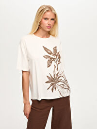 Resort Önü Taş ve Baskı Detaylı Bisiklet Yaka Tshirt S26TSH104