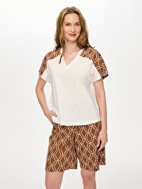 Resort Omuzu Brode Nakış Detaylı V Yaka Tshirt S26TSH107