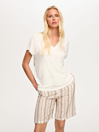 Resort Arkası Çizgili Dokuma Garnili V Yaka Tshirt S26TSH115