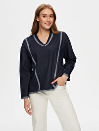 V Yaka Ters Dikiş Detaylı Sweatshirt W26SWT002