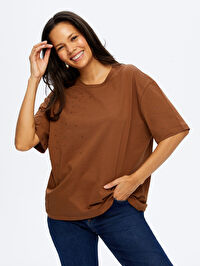 Taş Detaylı Yuvarlak Yaka Pamuklu Tshirt W26TSH051