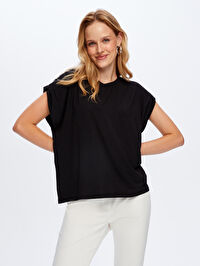 Omuzu Zincir Detaylı Modelli Tshirt W26TSH091