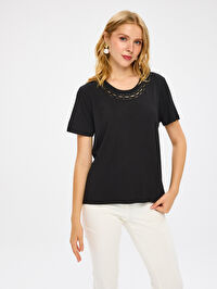 Yakası Taş Ve Delik İşli Kısa Kol Viskonlu Tshirt W27TSH055